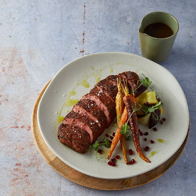 Μοσχαρίσια Κόντρα με Άρωμα Καραϊβικής σε Σάλτσα Πράσου Μανιταριών