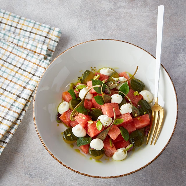 Σαλάτα Καρπούζι με Φέτα, Φιστίκι Αιγίνης και Αρωματικό Ελαιόλαδο Θυμαριού