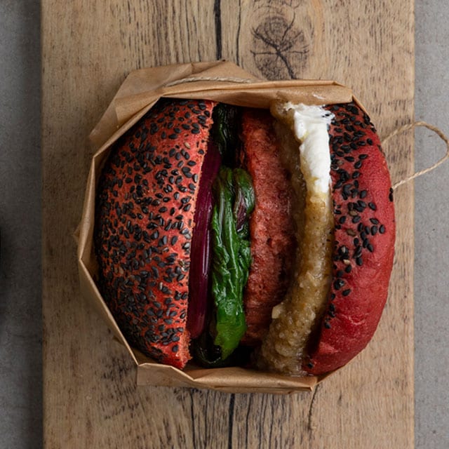 Raw NoBeef Burger σε Ψωμί Παντζαριού