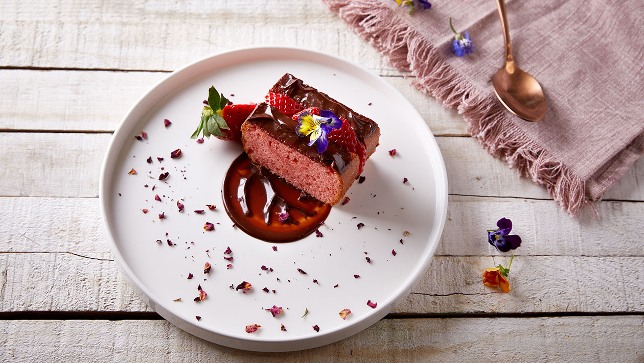 Κέικ με Ganache Σοκολάτας και Φράουλες – - συνταγή