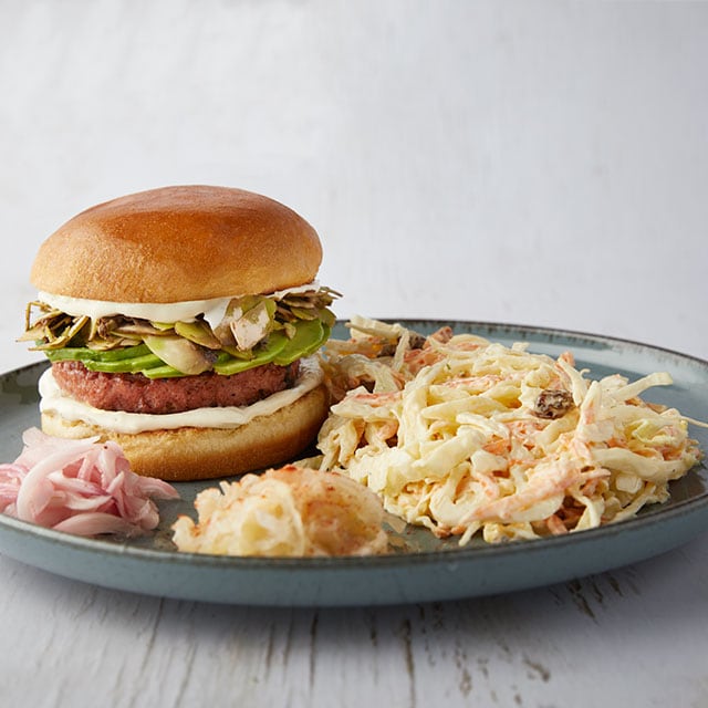 Burger με Μαριναρισμένα Μανιτάρια, Αβοκάντο και Δροσερή Μαγιονέζα Σκόρδου