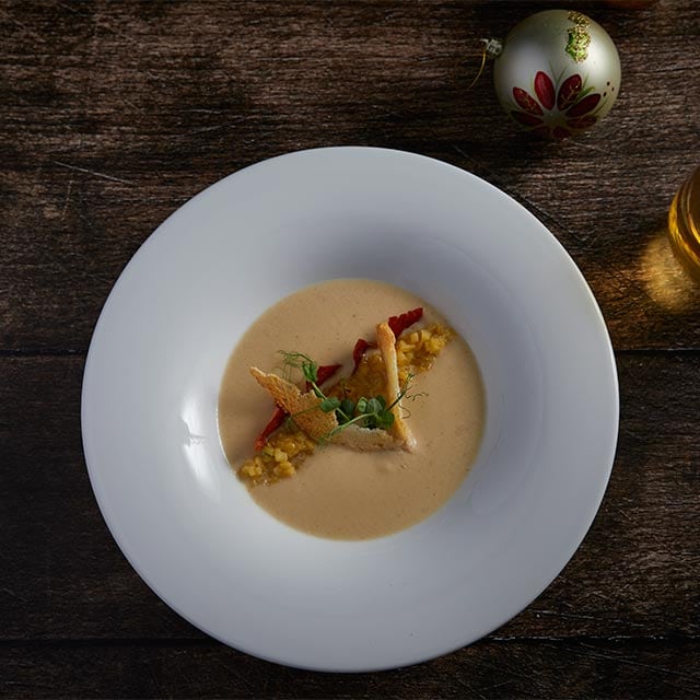 Σούπα Σελινόριζας με Καραμελωμένο Μήλο και Προσούτο Σούπα Σελινόριζας με Καραμελωμένο Μήλο και Προσούτο