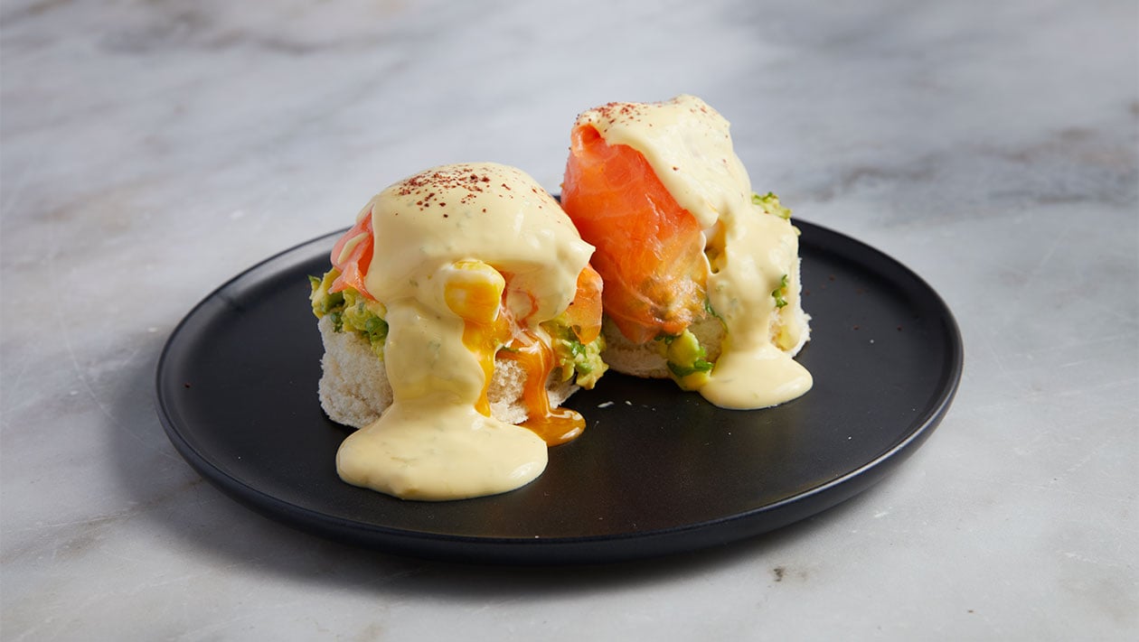 Αυγά Royale με Καπνιστό Σολομό και Hollandaise με Yuzu – - συνταγή