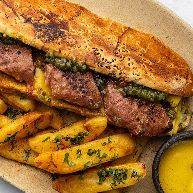 Cubano Style Vegan Sandwich με Raw NoBeef Burger & Πίκλες