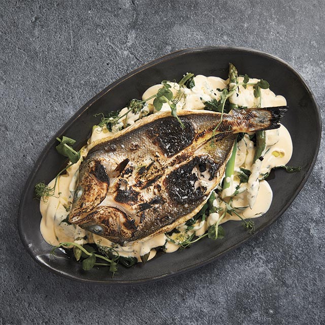 Λαβράκι με Χόρτα και Αυγολέμονο