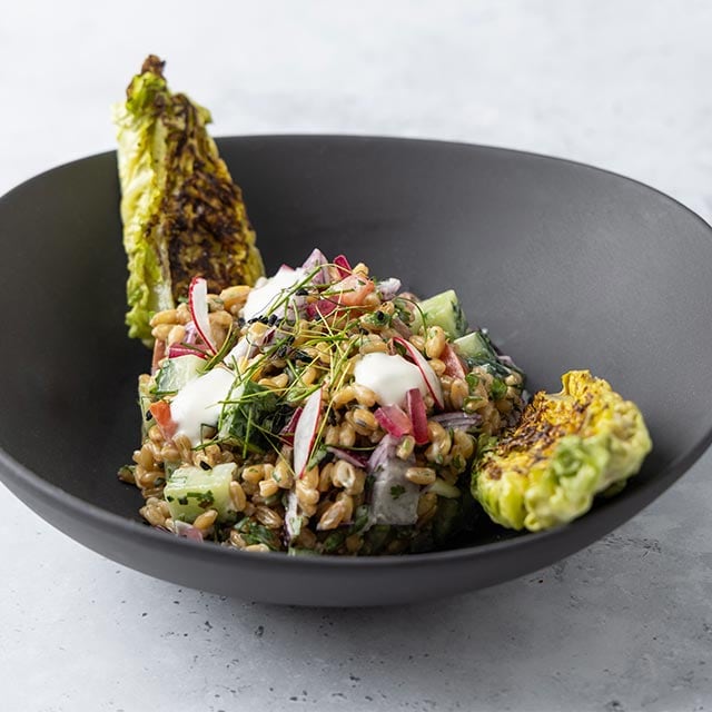 Σαλάτα με Σιτάρι και Αγγούρι