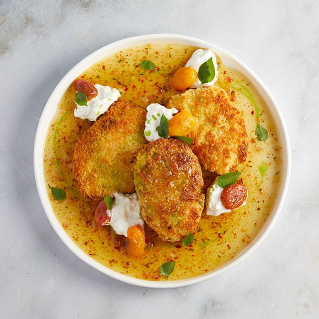 Pesto Κοτόπουλο Saltimbocca με Τοματίνια και Burrata