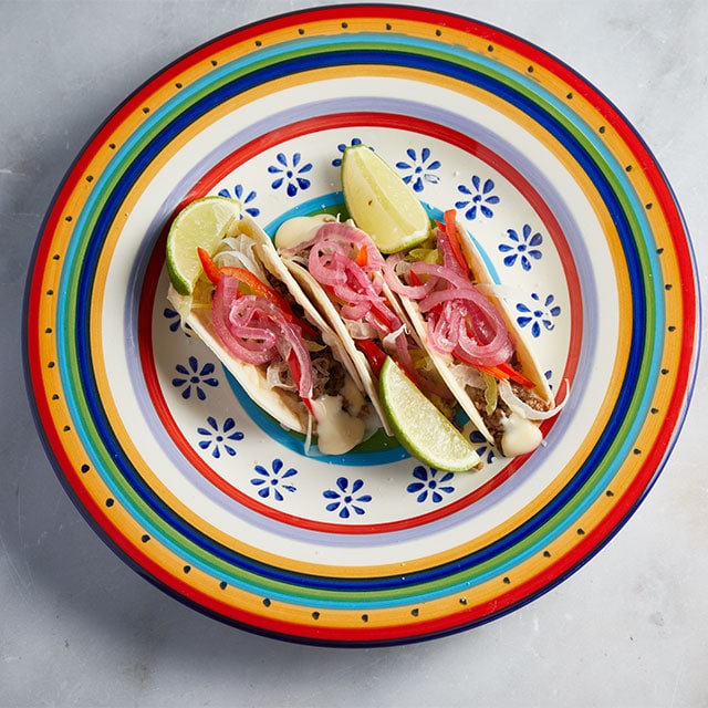 Tacos με μοσχαρίσιο κιμά, λαχανικά και σάλτσα Τυριών Tacos με μοσχαρίσιο κιμά, λαχανικά και σάλτσα Τυριών