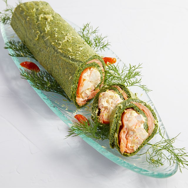 Ρολό Καπνιστού Σολομού με Γαρίδες και Σπανάκι