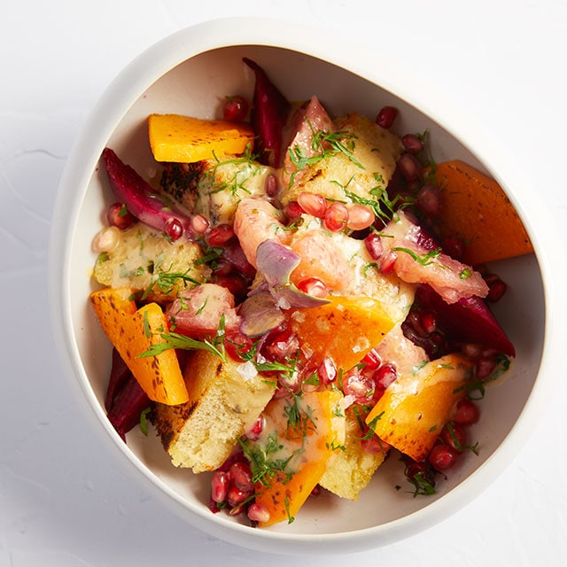 Χειμωνιάτικη Σαλάτα Panzarella με Πολύχρωμες Αποχρώσεις