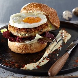 Μοσχαρίσιο Burger με πουρέ πατάτας Μοσχαρίσιο Burger με πουρέ πατάτας