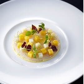 Carpaccio Καραβίδας με κάρυ, μάνκο και πράσινο μήλο Carpaccio Καραβίδας με κάρυ, μάνκο και πράσινο μήλο