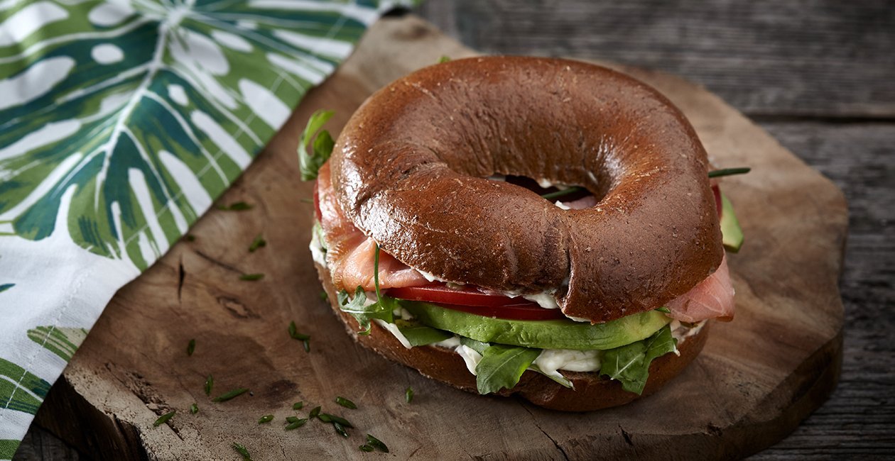 Bagel με Αβοκάντο και Σολομό – - συνταγή