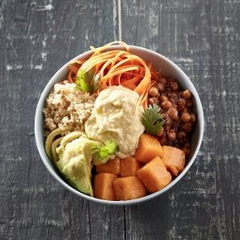 Buddha Bowl με Κινόα, Λαχανικά & Χούμους