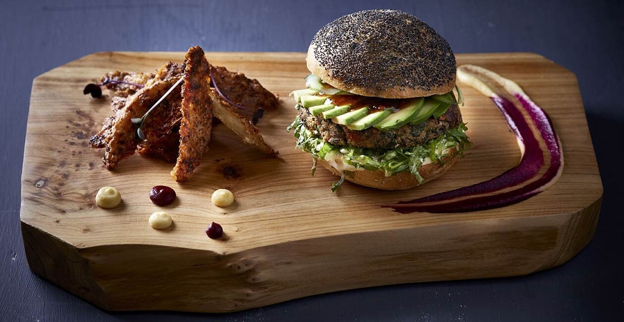 Burger με Φαλάφελ από Κους-Κους με Καρότα και Κολοκύθια σερβιρισμένο με Σάλτσα από Ταχίνι και Γιαούρτι – - συνταγή Burger με Φαλάφελ από Κους-Κους με Καρότα και Κολοκύθια σερβιρισμένο με Σάλτσα από Ταχίνι και Γιαούρτι – - συνταγή