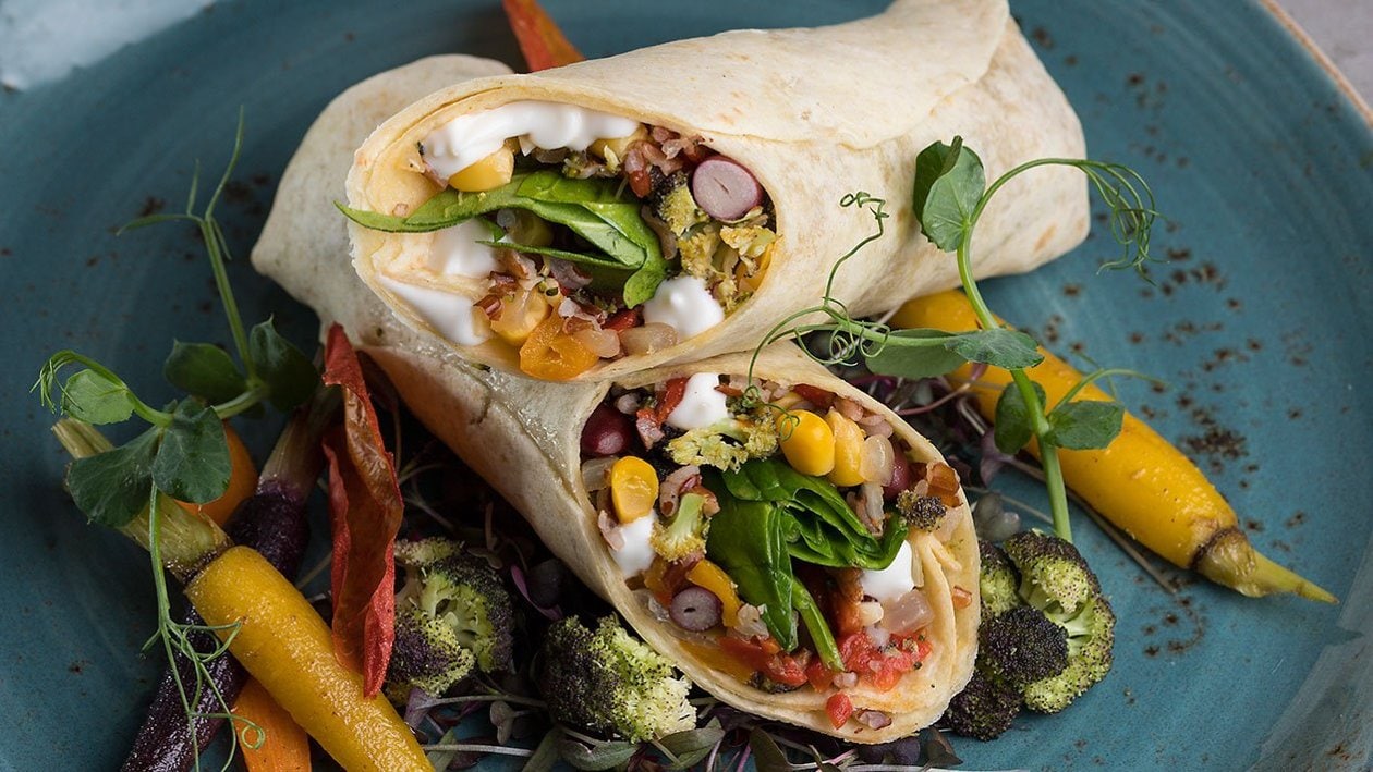 Burrito με κόκκινο ρύζι, μαύρα φασόλια σε dressing Hellmann's Vegan με αβοκάντο – - συνταγή