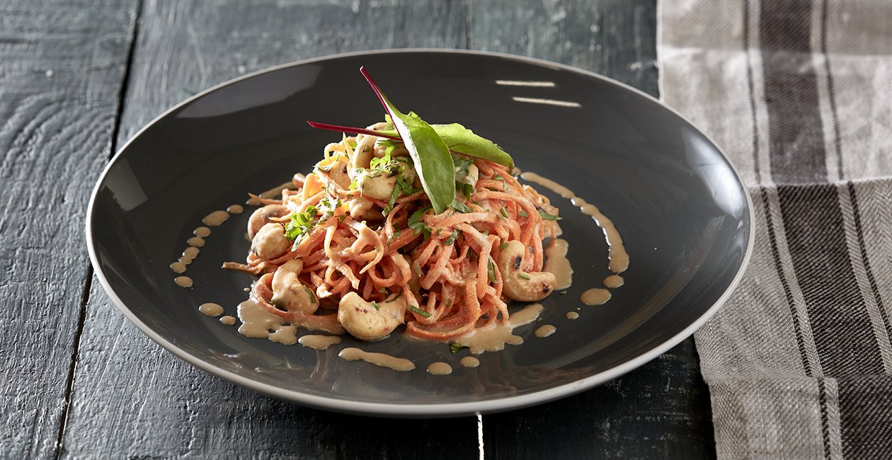 Noodles Καρότου με σάλτσα Φυστικοβούτυρου – - συνταγή Noodles Καρότου με σάλτσα Φυστικοβούτυρου – - συνταγή