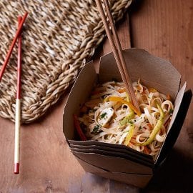 Noodles με Λαχανικά και Κοτόπουλο