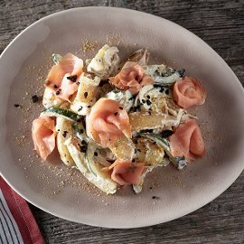 Ζεστή Πατατοσαλάτα με Καπνιστό Σολομό