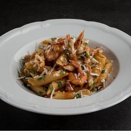 Πέννες Αmatriciana με Γαρίδες, Καλαμάρι και Crispy Bacon