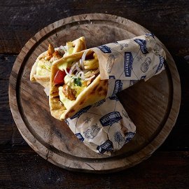 Πίτα με Χοιρινό Σουβλάκι και Hellmann's Σάλτσα Μουστάρδα Πίτα με Χοιρινό Σουβλάκι και Hellmann's Σάλτσα Μουστάρδα