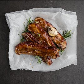 Σιγοψημένο Μοσχαρίσιο Short Rib, με γλάσο από Σφένδαμο και ξύδι Βαλσάμικο Σιγοψημένο Μοσχαρίσιο Short Rib, με γλάσο από Σφένδαμο και ξύδι Βαλσάμικο