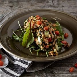 Ταμπουλέ Λαχανικών με Goji Berry Αρωματισμένο με Βινεγκρέτ Βασιλικού Ταμπουλέ Λαχανικών με Goji Berry Αρωματισμένο με Βινεγκρέτ Βασιλικού