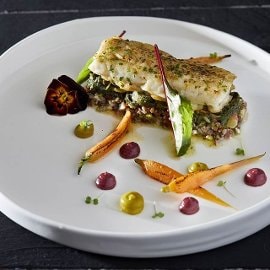 Τραγανό Φιλέτο Μπακαλιάρου με Αρωματική Sauce βουτύρου Τραγανό Φιλέτο Μπακαλιάρου με Αρωματική Sauce βουτύρου