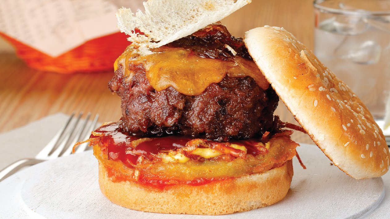 Burger Angus με παραδοσιακή σάλτσα BBQ με Hickory – - συνταγή