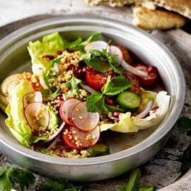 Σαλάτα Taboule με κοτόπουλο, ρόδι και τραγανή πίτα Σαλάτα Taboule με κοτόπουλο, ρόδι και τραγανή πίτα