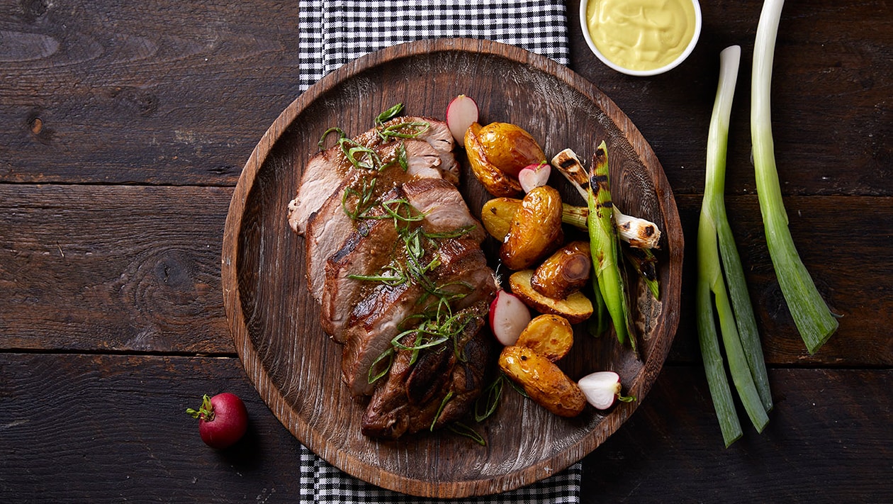 Μπριζόλες Λαιμού Μαριναρισμένες με Vinaigrette, Μοσχολέμονο και Αντζούγιες – - συνταγή
