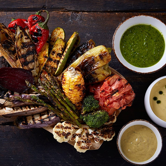 Ψητά Λαχανικά στη Σχάρα με Φάβα Σαντορίνης , Σάλτσα Μουστάρδα και Chimichurri Ψητά Λαχανικά στη Σχάρα με Φάβα Σαντορίνης , Σάλτσα Μουστάρδα και Chimichurri