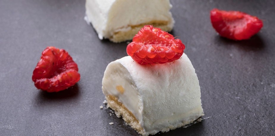 Μους Βανίλιας με παντεσπάνι 