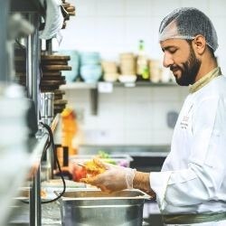 1. Να είναι εμφανής η υγιεινή στο χώρο 1. Να είναι εμφανής η υγιεινή στο χώρο