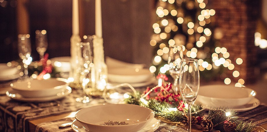 Πώς το στολίζουν το χριστουγεννιάτικο τραπέζι;