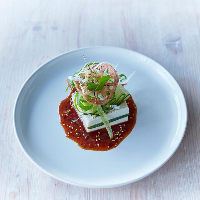 Υπέροχο tofu με  γλυκιά και πικάντικη σάλτσα σόγιας