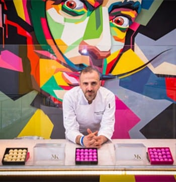 Pastry Chef Μαρίνο Κοσμά, ιδιοκτήτη του ΜΚ Pastry and Bakery, του πρώτου πιστοποιημένου Gluten free Bakery στην Eλληνική αγορά.